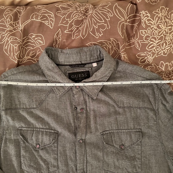 Guess Men’s Gray Button Down Shirt Size XL - Picture 12 of 14
